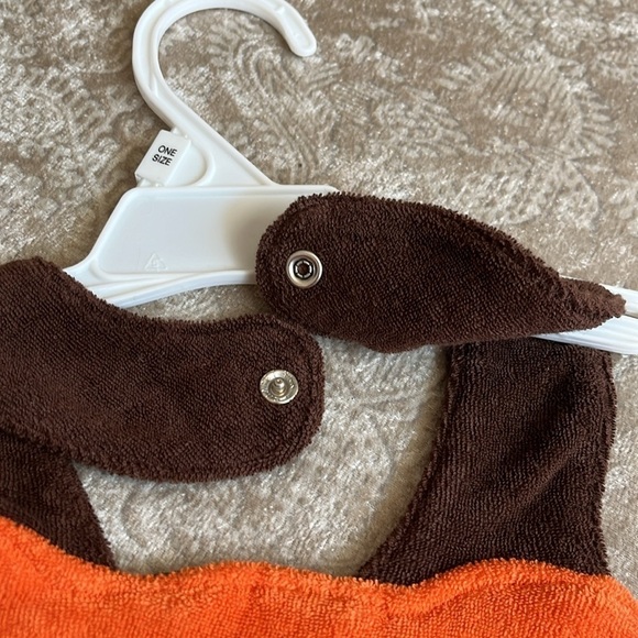 Brand New Set of 2 Carter’s Cloth Baby Bibs Orange Halloween Tiger Jungle Animal - Picture 5 of 14